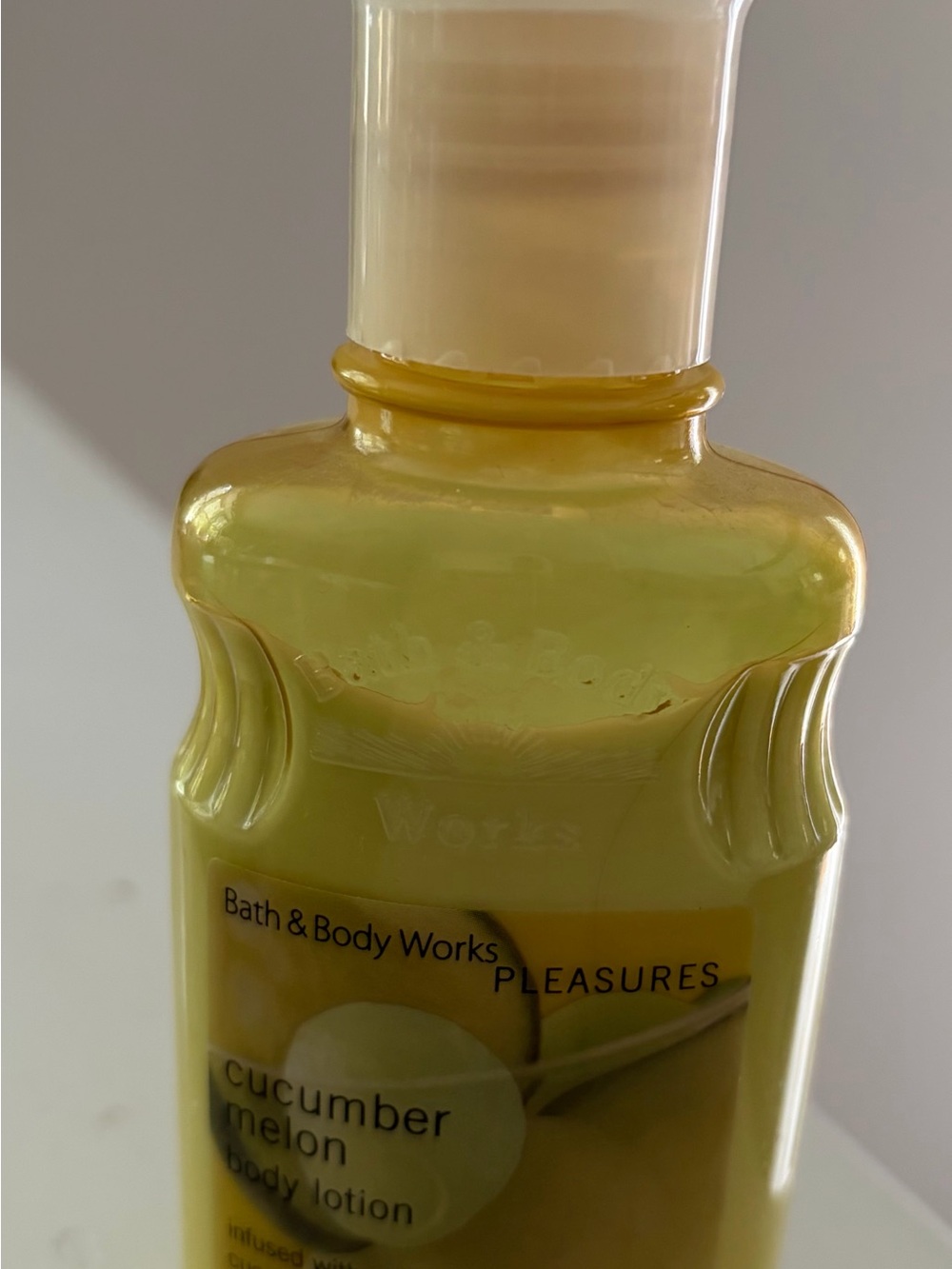 Vintage Bath & Body Works Pleasures Cucumber Melon Body Lotion 4 oz Travel Size
